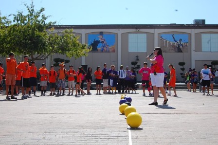  Leadership yet again hires people for our entertainment at lunch time in the rally court, but only select few show up Photo by Kevin Tsukii.      