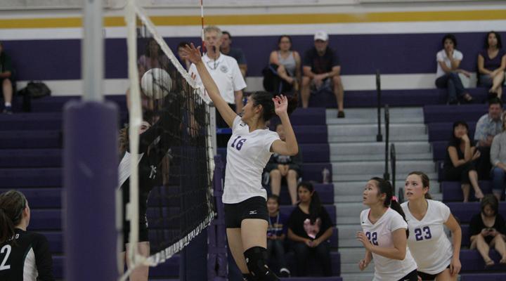 Volleyball: Girls varsity lose 1-3 to Homestead in overtime
