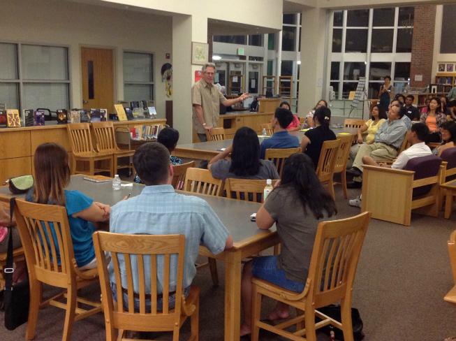 Student advocate Richard Prinz advises parents about easing their children into high school. PTSA organized “Off to a Good Start” parent seminar on Oct. 2 to facilitate open discussion regarding the various parenting issues families face. Photo by Yashashree Pisolkar. 