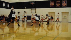 GIRLS VOLLEYBALL: Lack of communication results in 0-3 loss