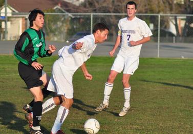 Boys soccer falls 0-1 in second game of season