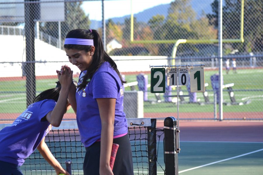 Girls+tennis%3A+Team+bounces+back+with+a+strong+win+against+Los+Gatos+High+School