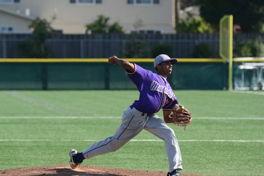 Senior+Sheldon+McClellands+pitching+helped+keep+the+Matadors+in+the+game.+He+allowed+just+three+hits+in+eight+innings+pitched.+Photo+by+Pranav+Iyer.+