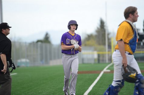 Baseball: Team blows past Prospect HS 9-1