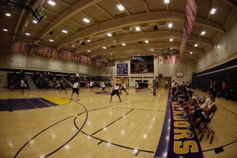 Liveblog: Boys volleyball battles St. Francis HS
