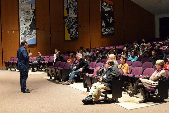 Harlan Cohen speaks to MVHS students about his college advice book