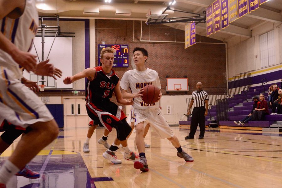 Photo gallery: Boys basketball defeated by San Lorenzo Valley HS