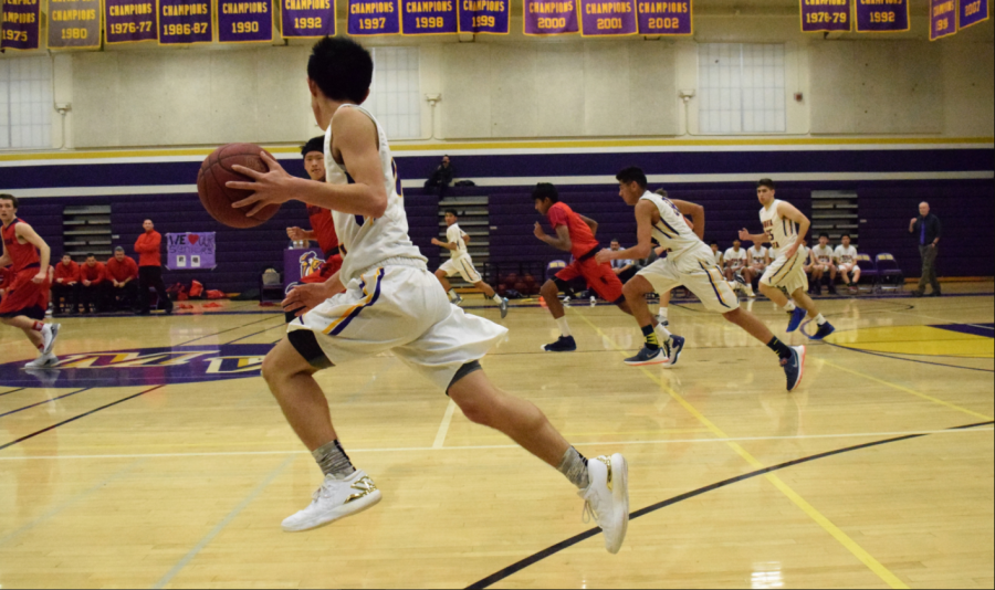 Boys basketball: Team loses to Saratoga HS 55-56 in closest game of season
