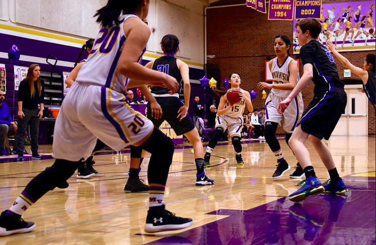 Girls+basketball%3A+Senior+night+game+lost+in+final+minutes+of+fourth+quarter