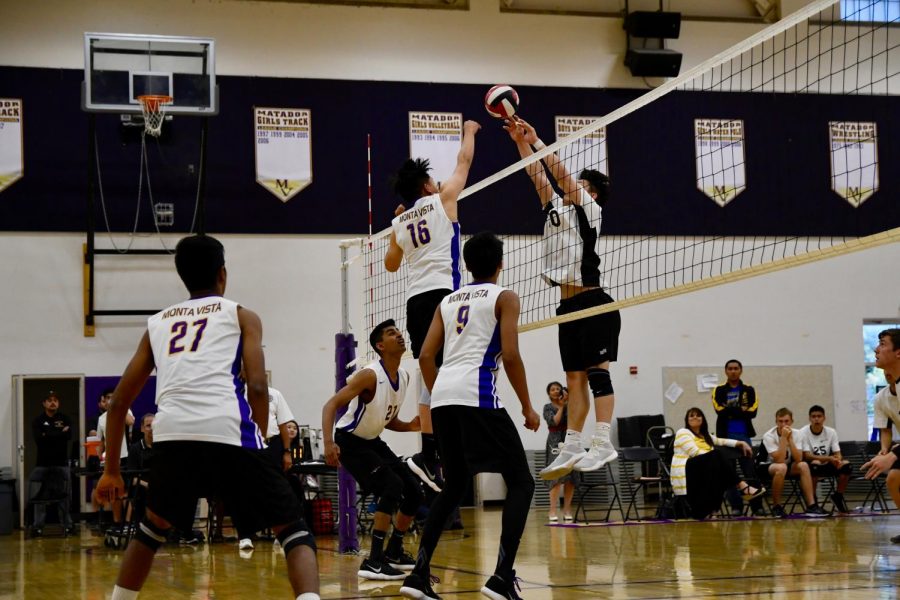 Boys+volleyball%3A+MVHS+triumphs+in+second+round+of+postseason+after+3-0+victory+against+Wilcox+HS