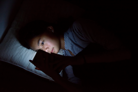 Hooked online: how social media affects cognition
