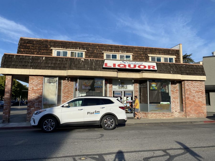 The front of the Standard Liquor store located in Los Altos.