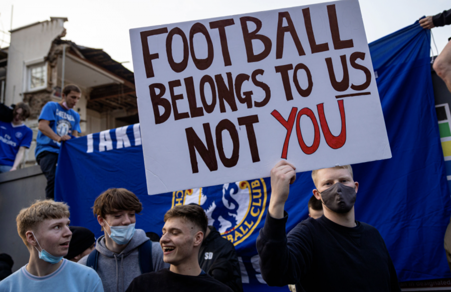 Chelsea fans protest against the creation of the European Super League