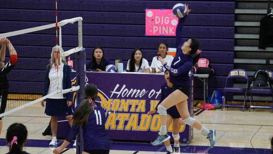 Senior and setter Sydney Su goes in for a kill.