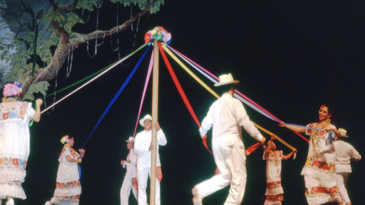 Dancers+from+Los+Lupe%C3%B1os+de+San+Jos%C3%A9+perform+a+dance+around+a+maypole+at+the+Palace+of+Fine+Arts+in+1991.+Photo+courtesy+of+Los+Lupe%C3%B1os+de+San+Jos%C3%A9+%7C+Used+with+permission