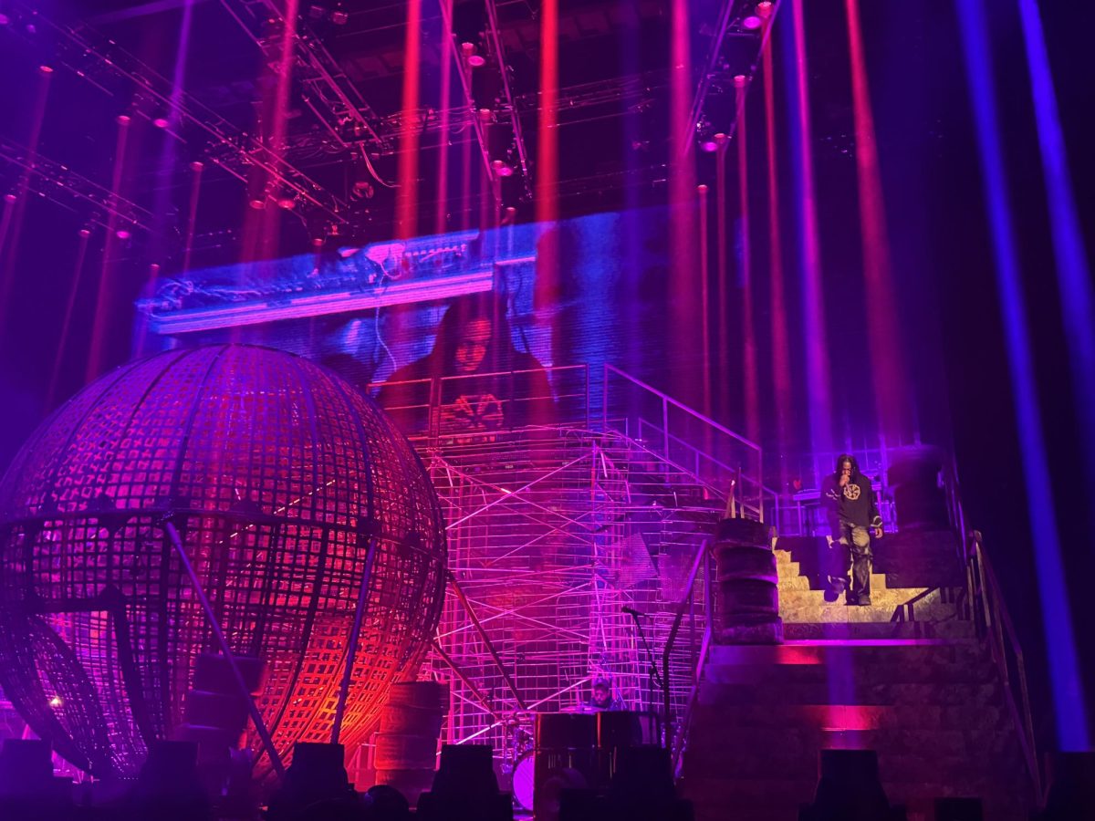 Don Toliver’s stage was emblazoned with violet and fuschia lighting as he performed the track “No Pole” from his previous album “Love Sick.” Photo by Sagnik Nag Chowdhury | El Estoque