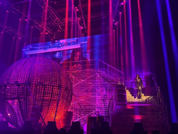 Don Toliver’s stage was emblazoned with violet and fuschia lighting as he performed the track “No Pole” from his previous album “Love Sick.” Photo by Sagnik Nag Chowdhury 