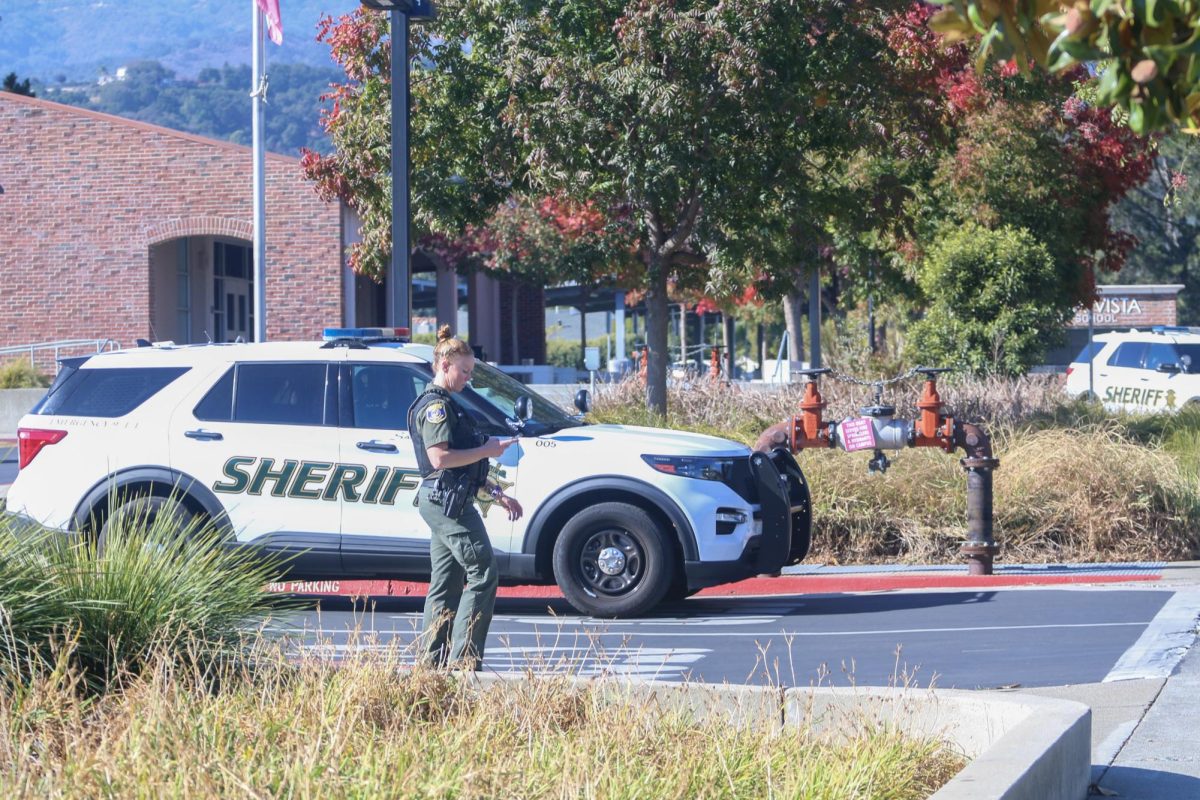 The Cupertino Sheriff Department searches for potential threats at MVHS. Photo | Liz Liu