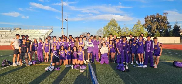 The MVHS Varsity Track and Field team poses for a group photo. Photo courtesy of Lauren Moore | Used with permission