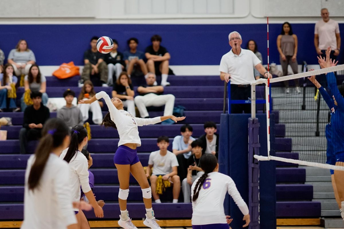 Los Altos recovers after the first two sets to win the high-energy game