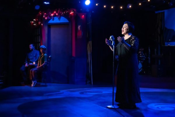 MVHS alum ‘98 Melissa Jones performs as Feste SVS' a musical adaptation of Shakespeare’s “Twelfth Night.” Photo by Evelyn Huynh | Used with permission