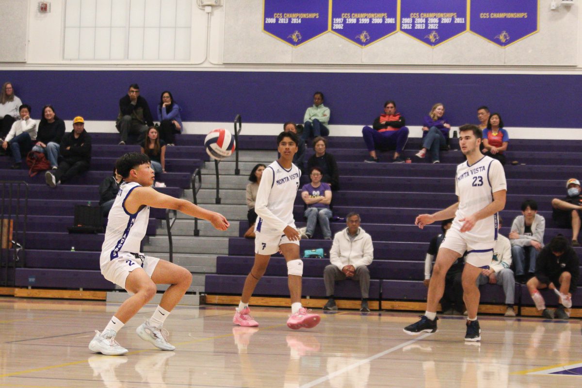 Sophomore and defensive specialist Finn Ancheta passes the ball during serve receive. 
Photo | Emmy Harimoto
