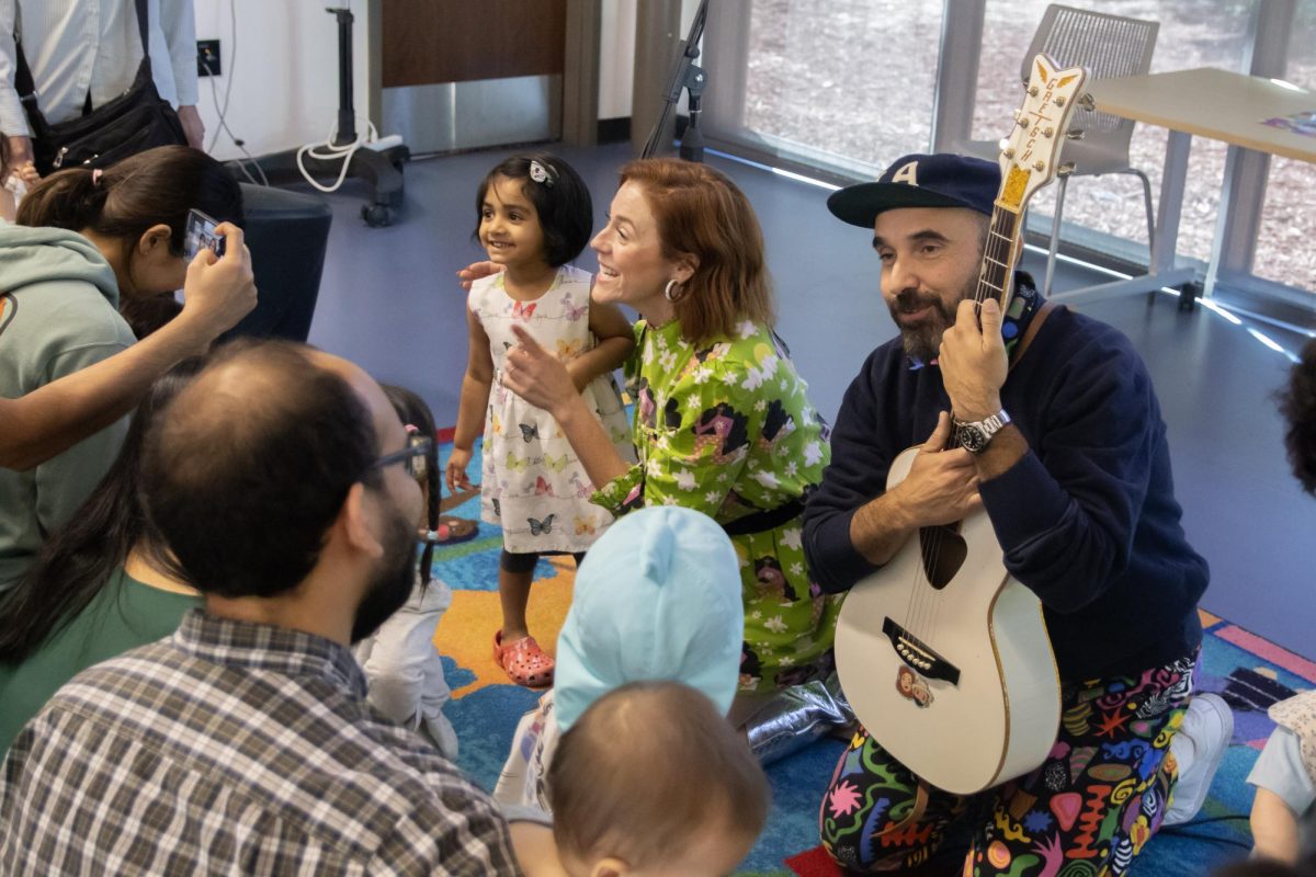 After the end of the performance, Gaddis and Diaz spoke to audience members took photos. Photo | Zaid Naqvi