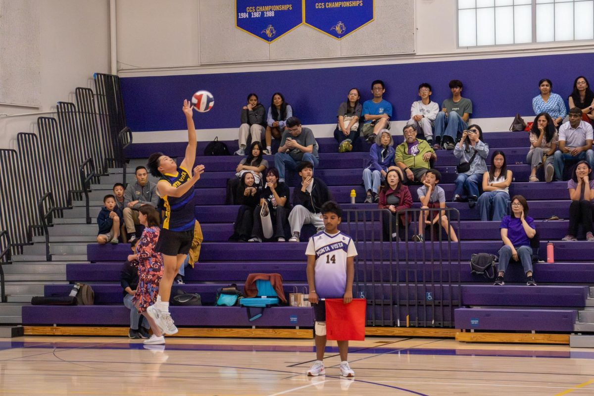 Despite taking a 2-1 set lead, the Matadors fell to Los Gatos in a 5 set senior night match 
